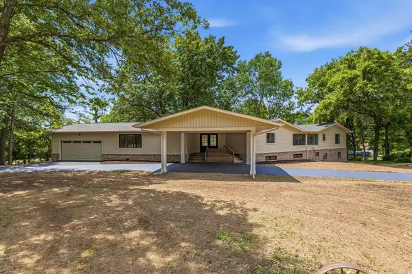 3 Hickory Lane, White Heath, IL 61884