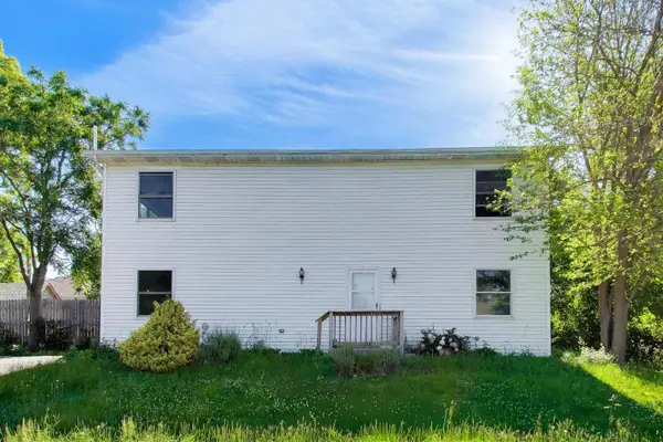 26371 N Diamond Lake Road, Mundelein, IL 60060