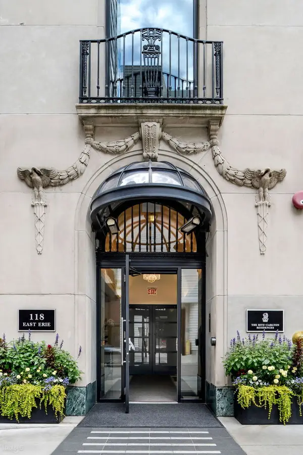 118 E Erie Street #20C, Chicago, IL 60611