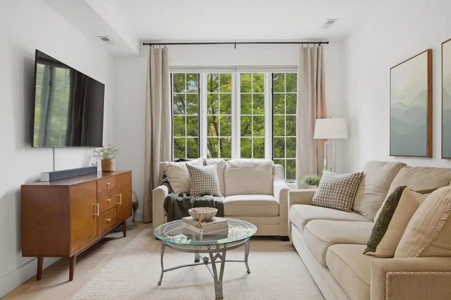 1333 N Bosworth Avenue #2, Chicago, IL 60642 - #3