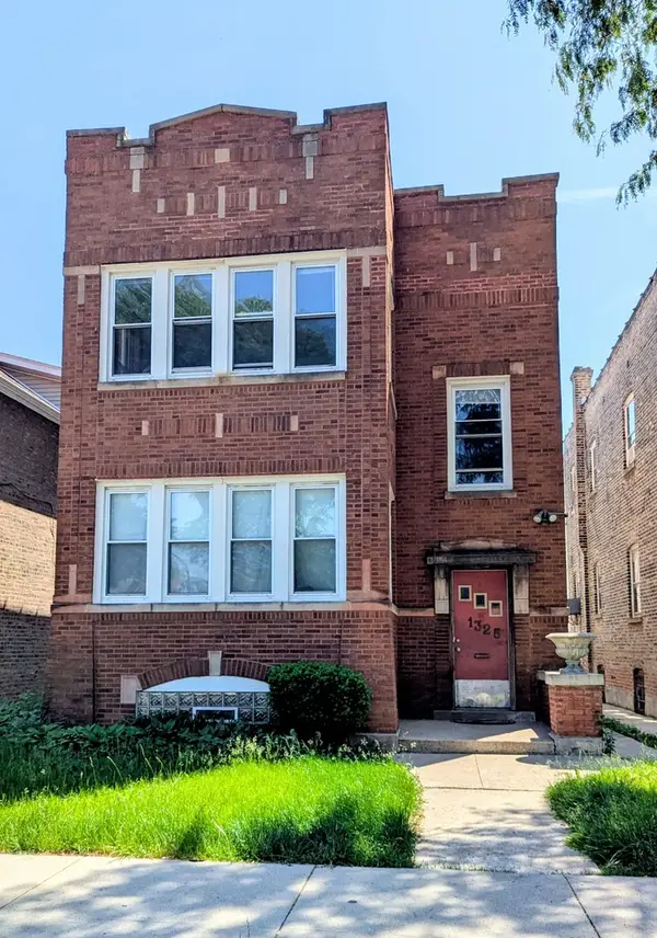 1325 N Long Avenue, Chicago, IL 60651