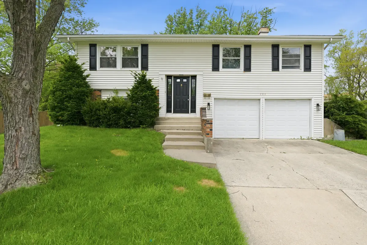 2S206 Mayfield Lane, Glen Ellyn, IL 60137 - #1