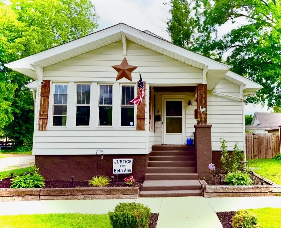 520 E 6th Street, Centralia, IL 62801 - #2