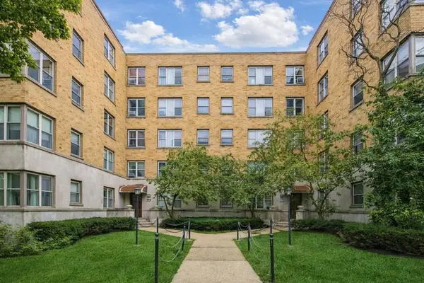 2600 W Balmoral Avenue #402, Chicago, IL 60625