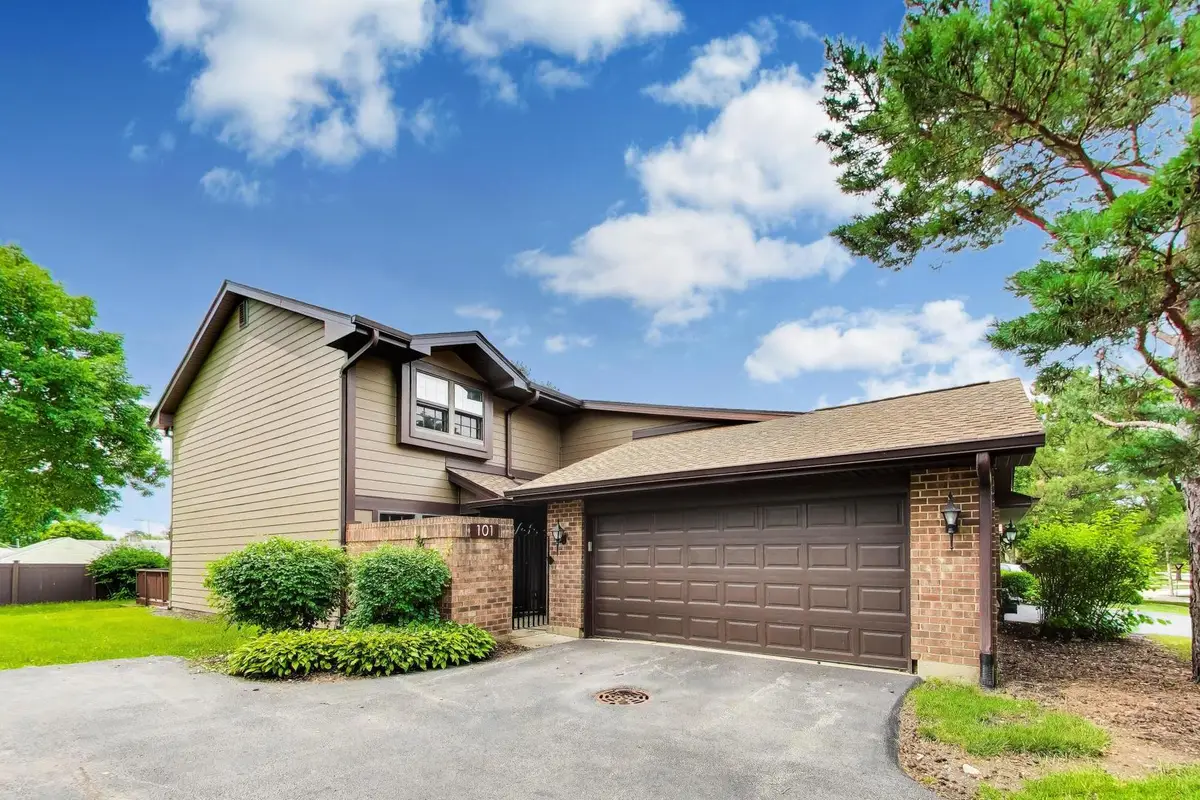 101 Indian Trail, Westmont, IL 60559 - #1