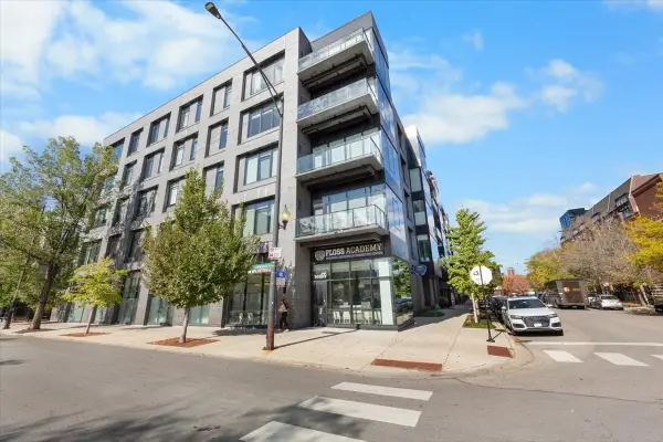 6 N Bishop Street #206, Chicago, IL 60607