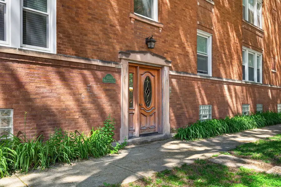 4308 W Waveland Avenue #2, Chicago, IL 60641 - #3