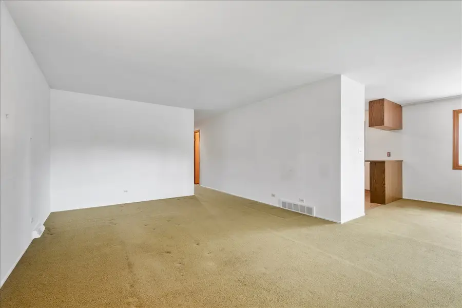 536 Farthing Lane, Des Plaines, IL 60016 - #2