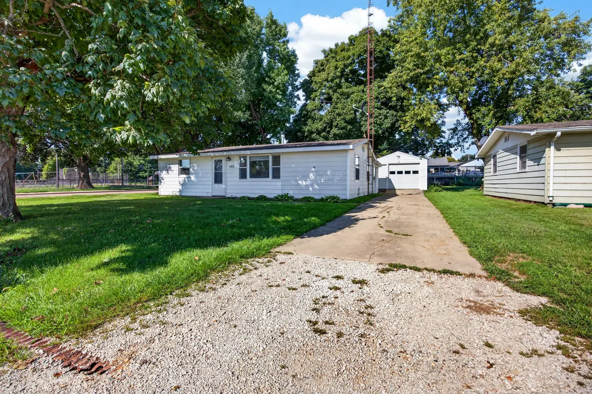 102 N Woodlawn Street, Downs, IL 61736 - #1