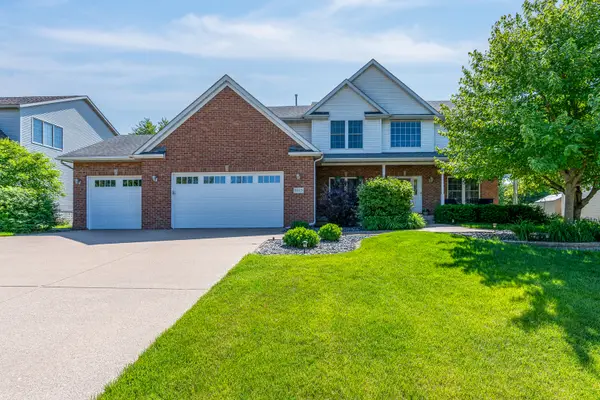 5315 Hugo Road, Bettendorf, IA 52722