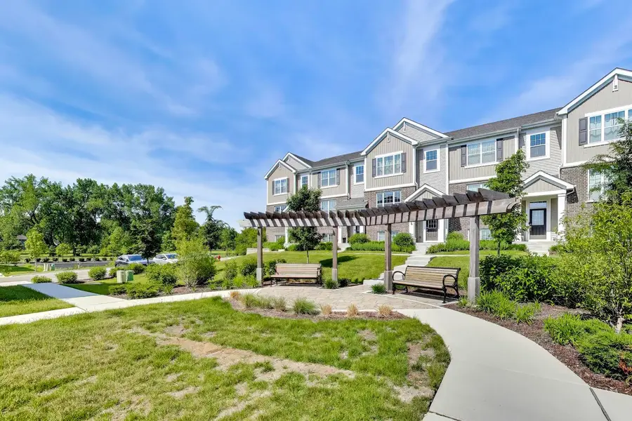 3S400 Wheeler Circle, Warrenville, IL 60563 - #3