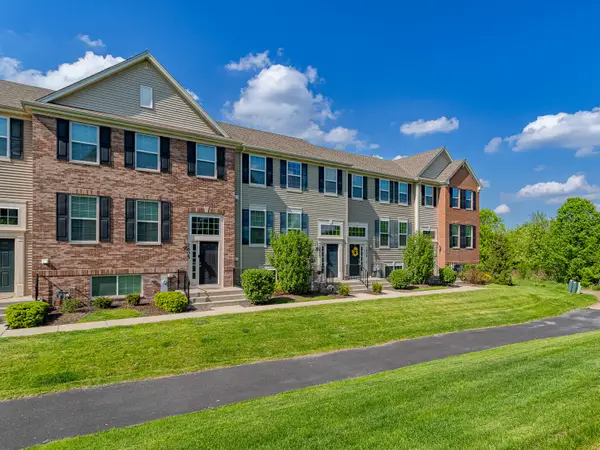 1609 Deer Pointe Drive, South Elgin, IL 60177