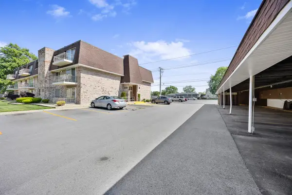 3237 S Manor Drive #110, Lansing, IL 60438