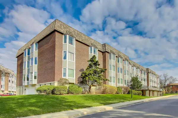 400 Ascot Drive #1M, Park Ridge, IL 60068