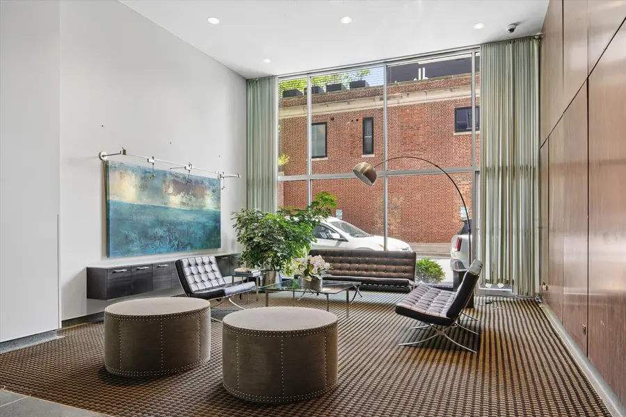 339 W Barry Avenue #24A, Chicago, IL 60657 - #2