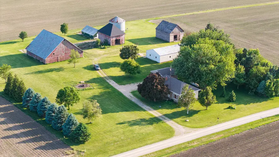 33864 2990 North Avenue, Clarion, IL 61330 - #2