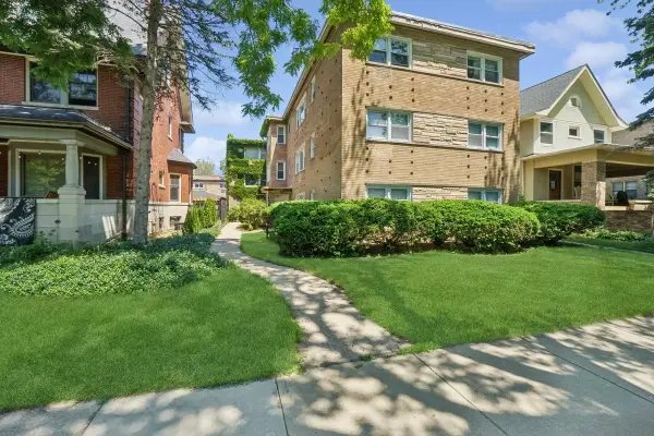 1528 W Chase Avenue #2C, Chicago, IL 60626