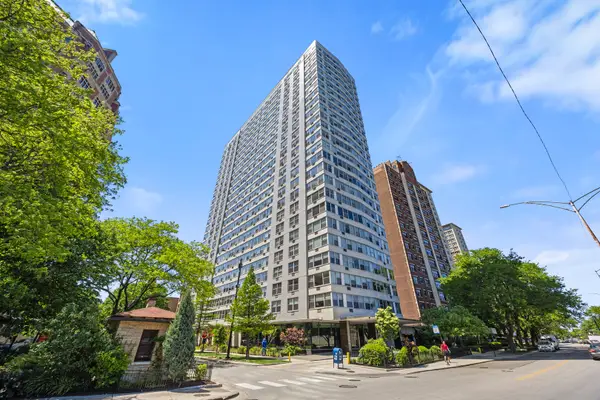 3900 N Lake Shore Drive #13B, Chicago, IL 60613