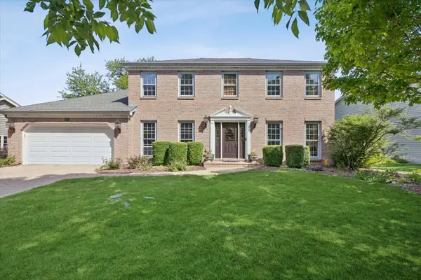 381 Prairie Knoll Drive, Naperville, IL 60565