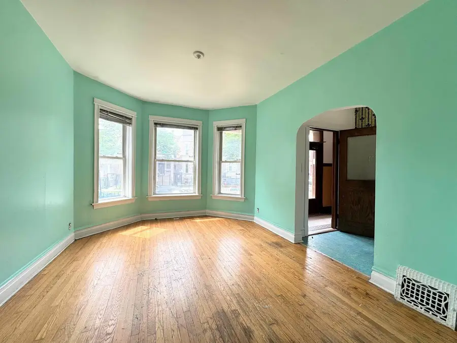3914 W Gladys Avenue, Chicago, IL 60624 - #2