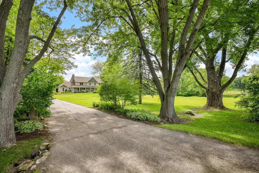 41W555 Wayne Drive, Saint Charles, IL 60175 - #2