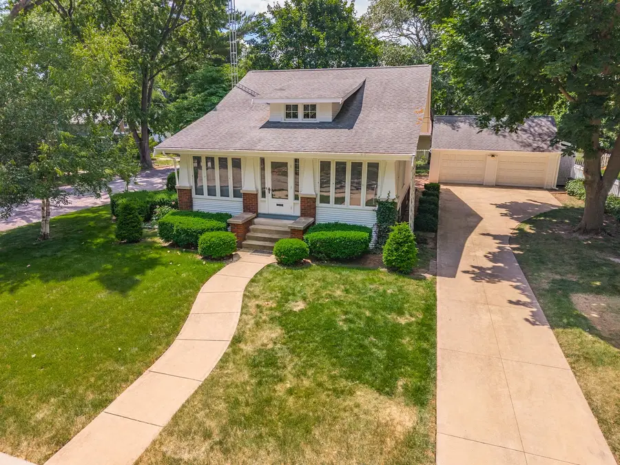 1507 E Taylor Street, Bloomington, IL 61701 - #2