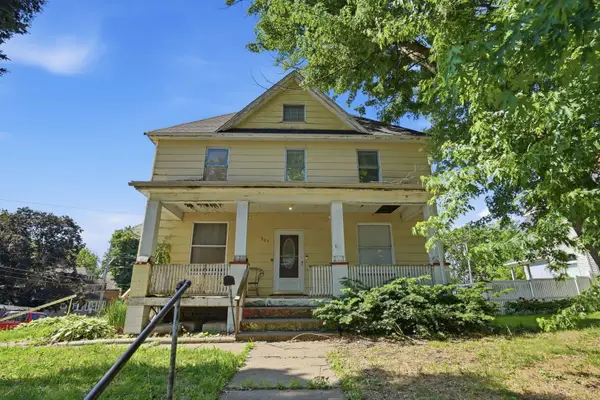 903 W 14th Street, Davenport, IA 52804