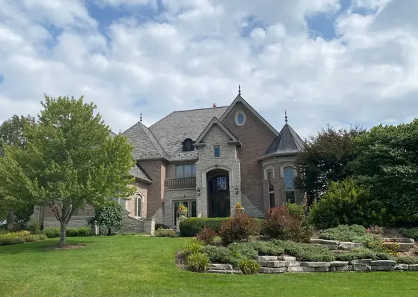 1051 Oakmont Court, Woodstock, IL 60098