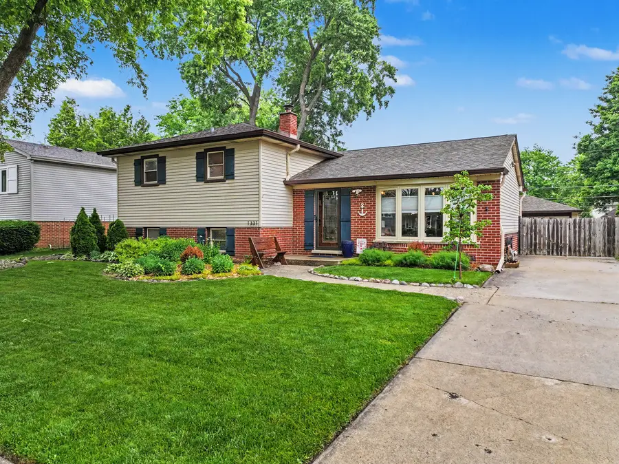 1331 N Indigo Drive, Mount Prospect, IL 60056 - #2