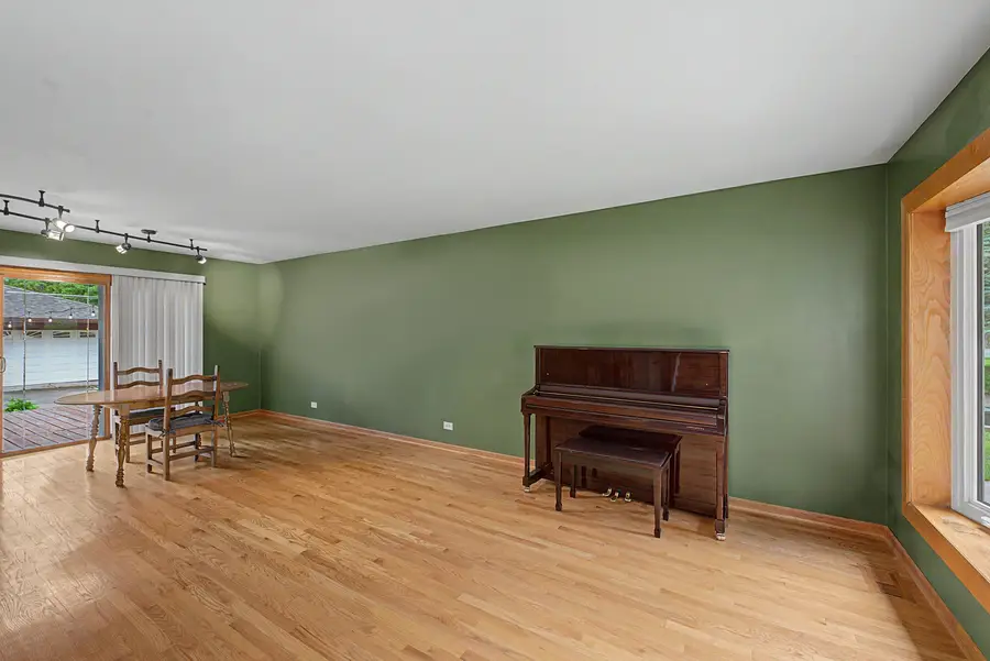 1331 N Indigo Drive, Mount Prospect, IL 60056 - #3
