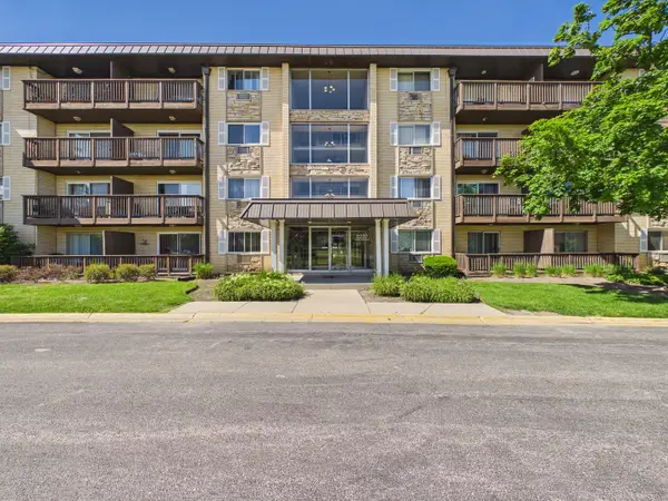 2222 S Goebbert Road #358, Arlington Heights, IL 60005