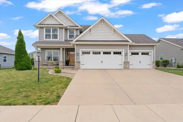 1107 Farm Lake Drive, Mahomet, IL 61853