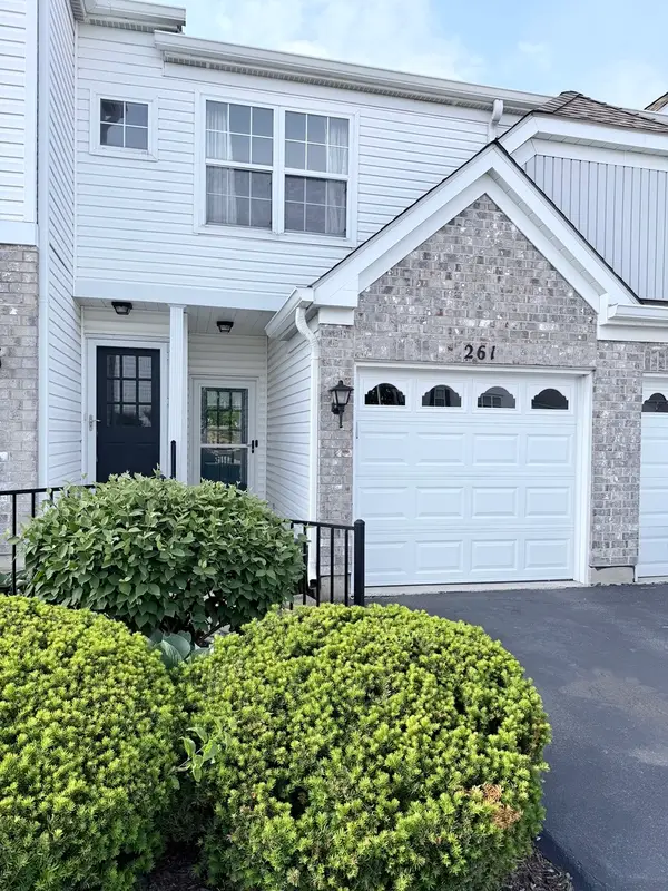 261 Arboretum Drive, Lombard, IL 60148