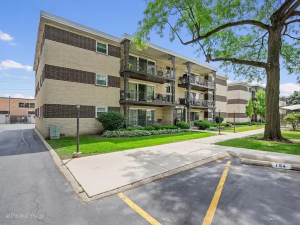925 8th Avenue #4, La Grange, IL 60525