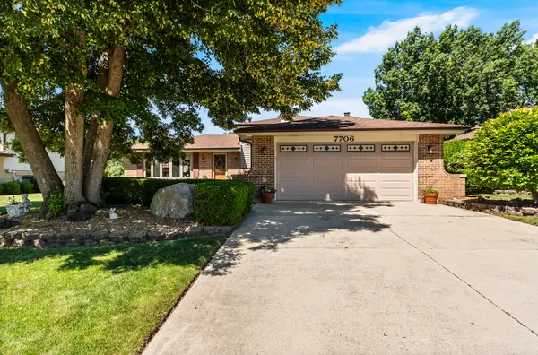 7706 Hayenga Lane, Darien, IL 60561