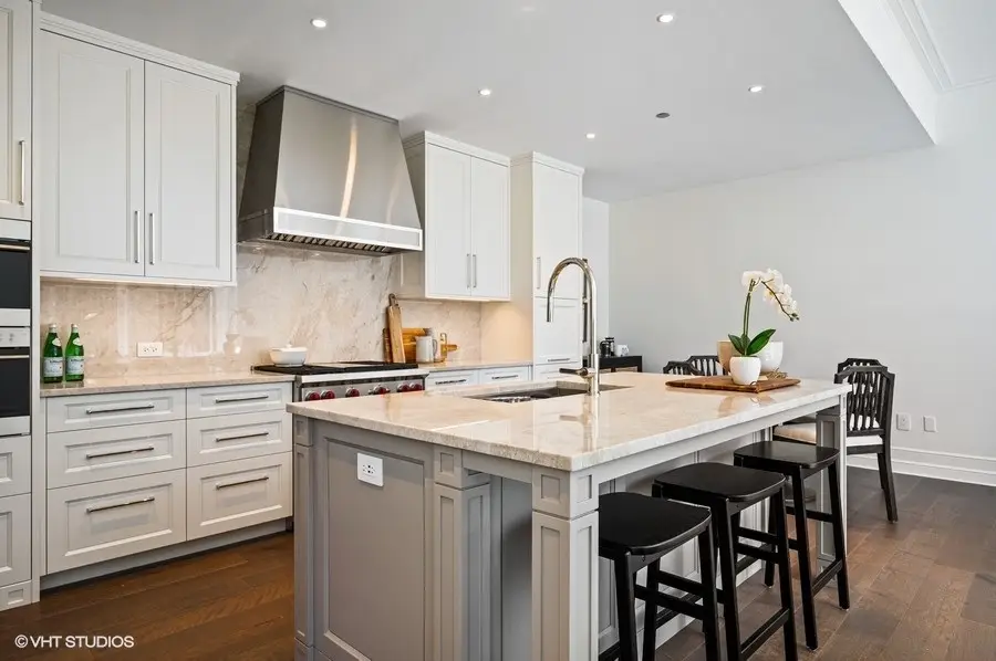 435 N Michigan Avenue #701, Chicago, IL 60611 - #2