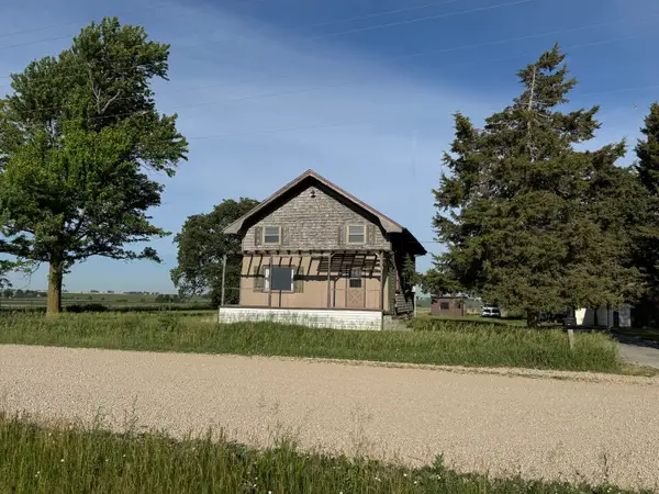 24990 80th Avenue, Walcott, IA 52773