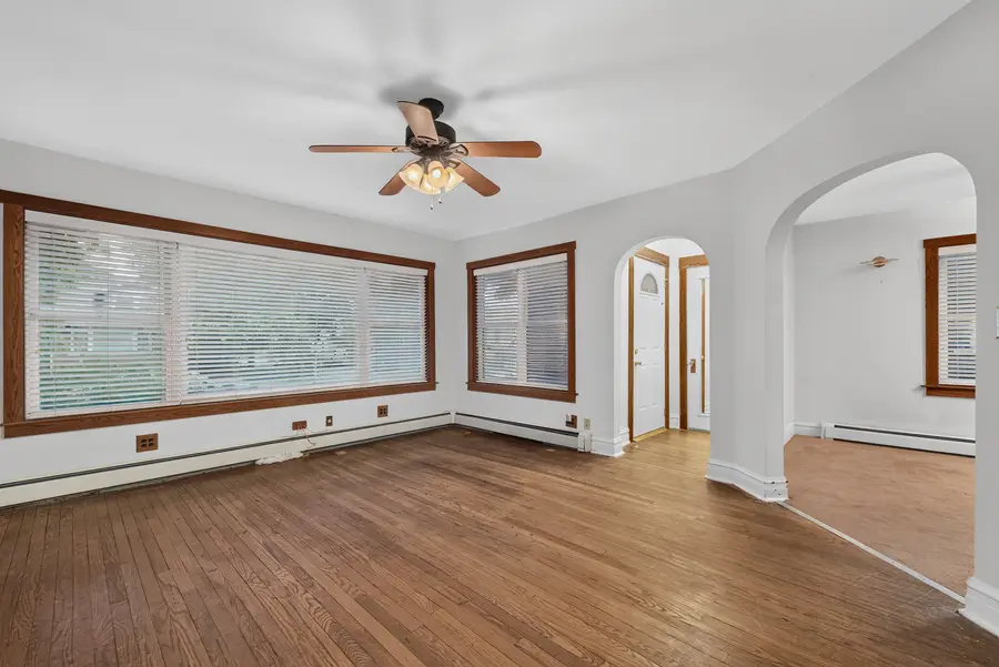 5301 W Cuyler Avenue, Chicago, IL 60641 - #3