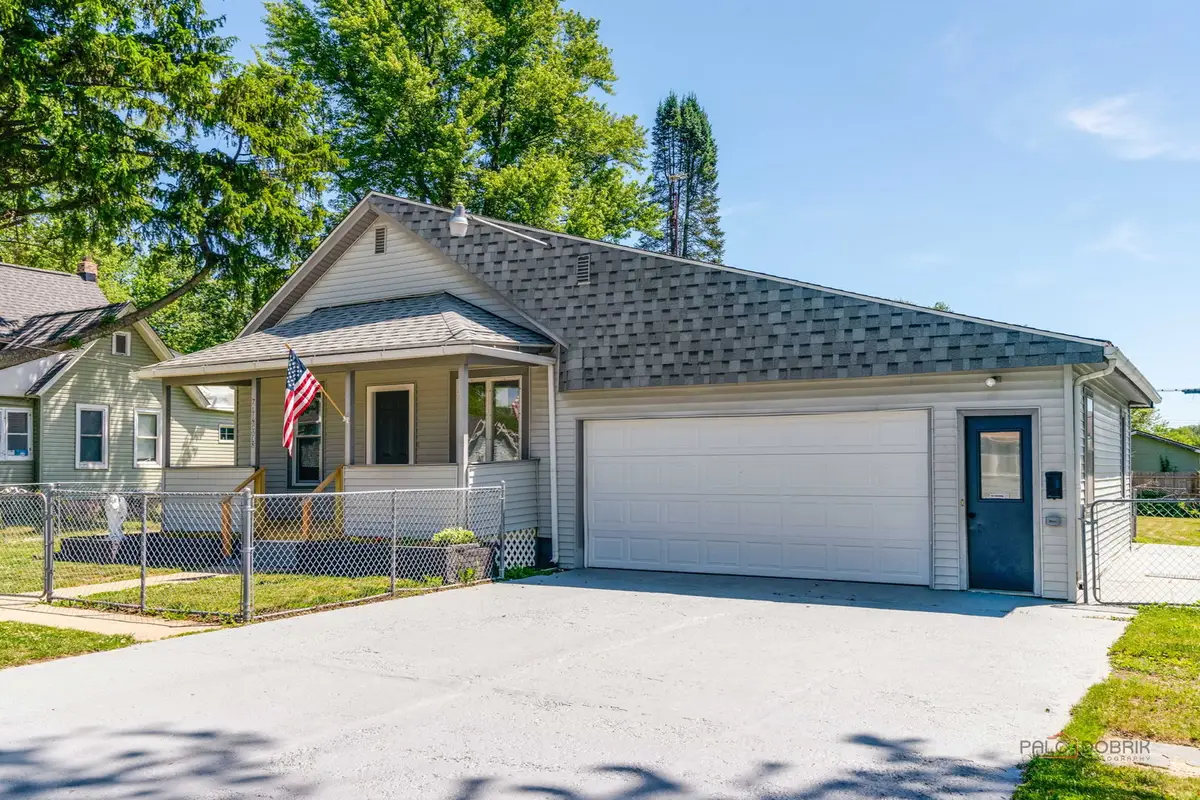 7 Lincoln Street, Harvard, IL 60033 - #1