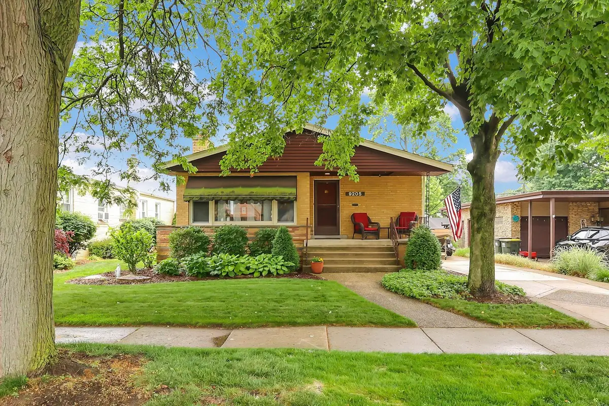 9205 Millard Avenue, Evergreen Park, IL 60805 - #1