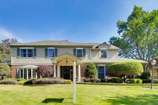 1310 W Hampton Place, Palatine, IL 60067