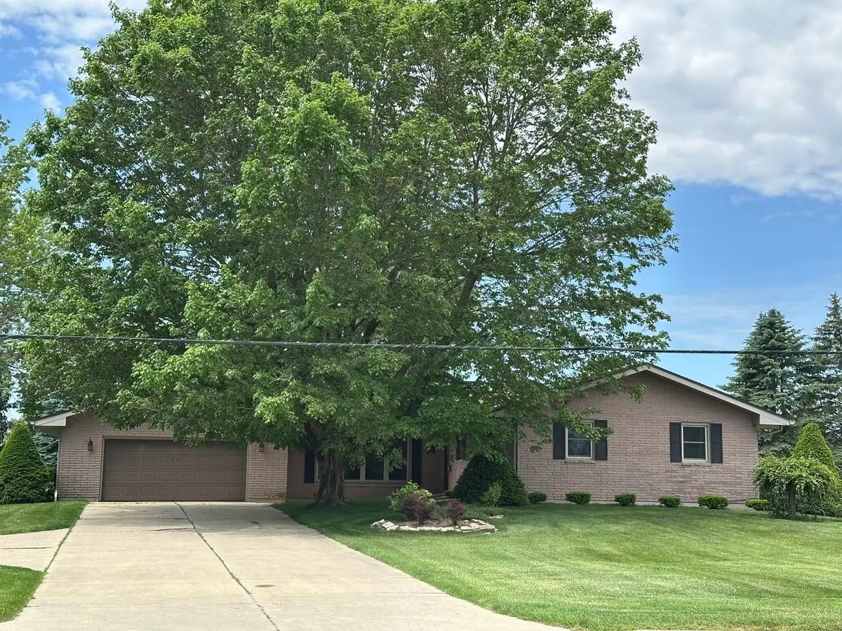 432 N Freedom, Lena, IL 61048 - #1