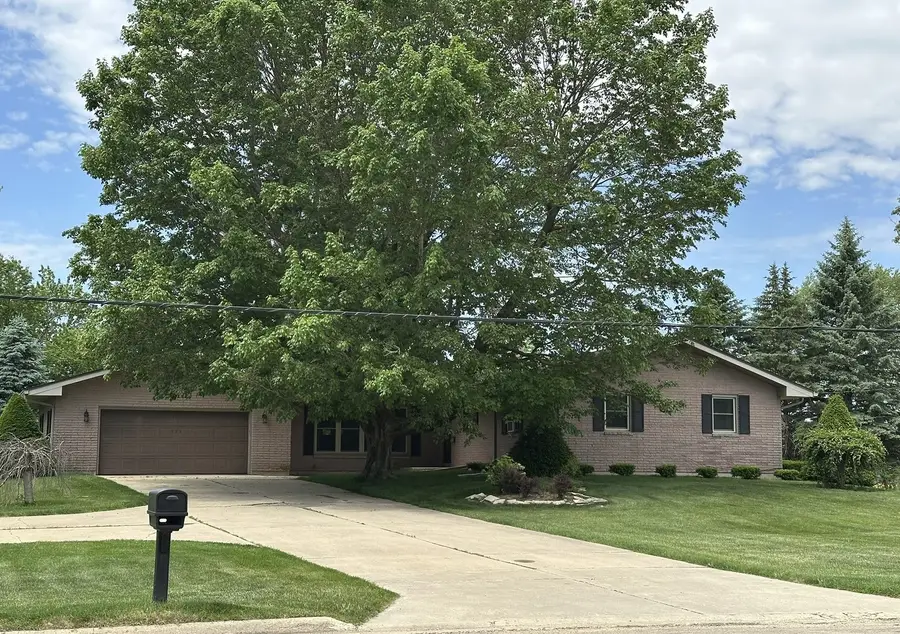 432 N Freedom, Lena, IL 61048 - #2