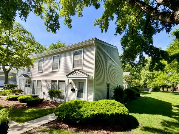 1674 Williamsburg Court #D, Wheaton, IL 60189