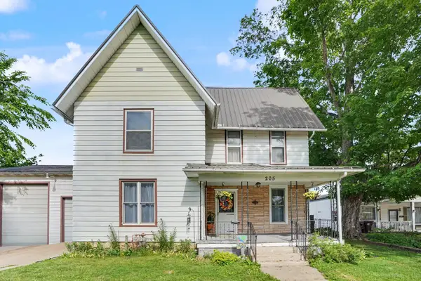 205 N Walnut Street, Maquoketa, IA 52060