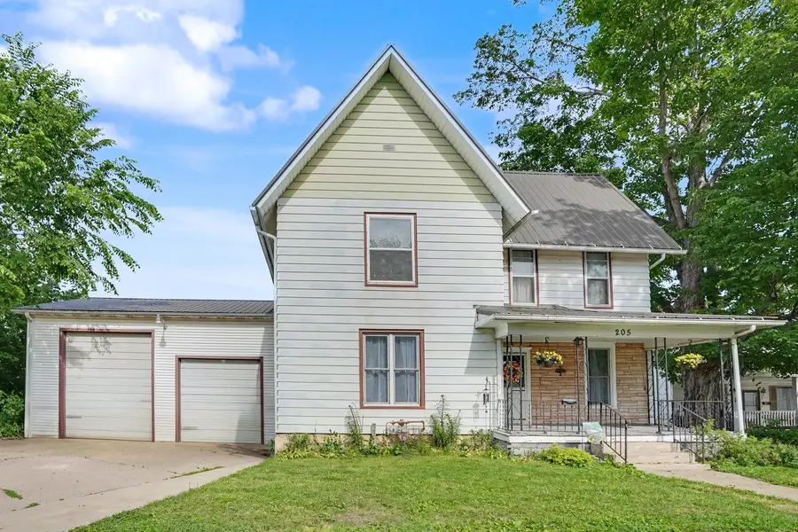 205 N Walnut Street, Maquoketa, IA 52060 - #2