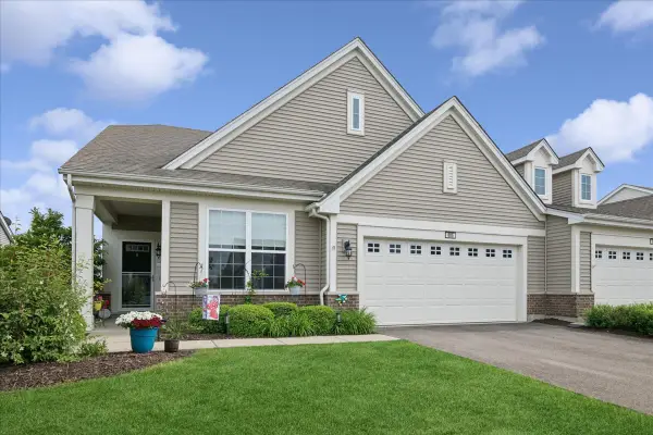 605 N Falls Circle, Pingree Grove, IL 60140