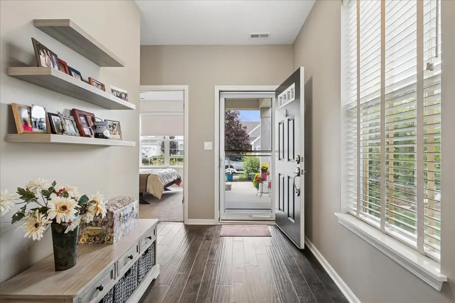 605 N Falls Circle, Pingree Grove, IL 60140 - #3
