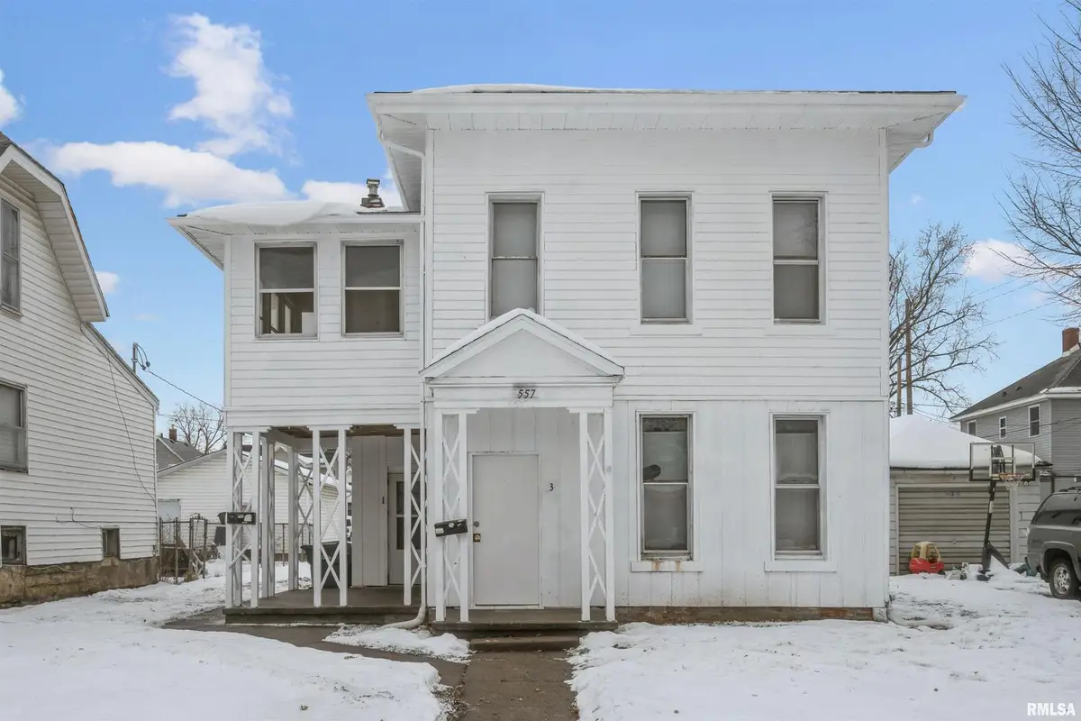 557 6th Avenue S, Clinton, IA 52732 - #1
