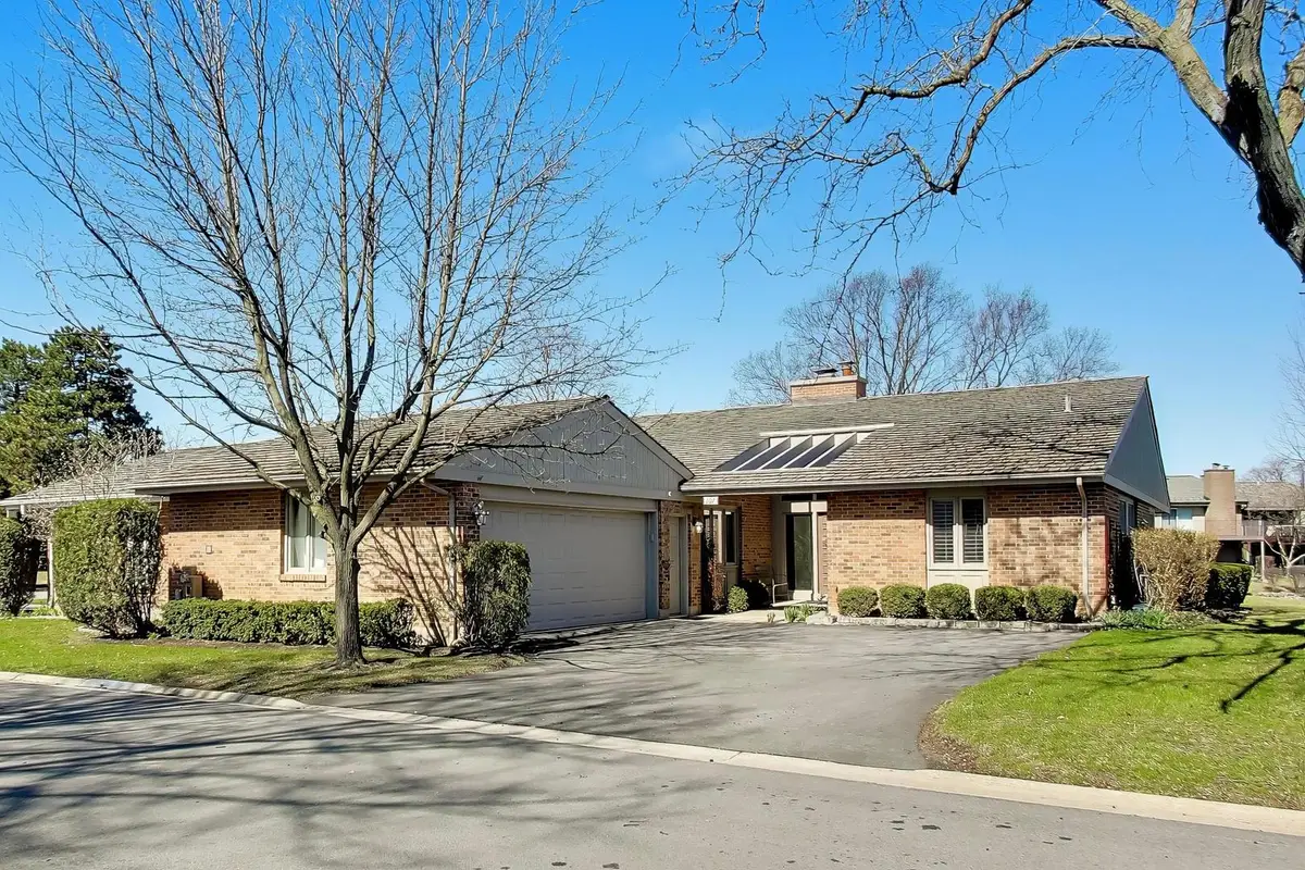 107 Briarwood Lane, Oak Brook, IL 60523 - #1